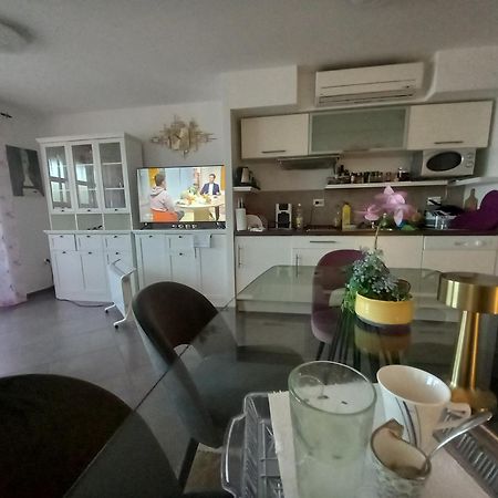 Apartmani Afrodita Sutivan Esterno foto